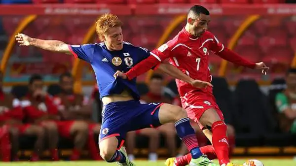 Tutto facile all'esordio in Coppa d'Asia per il Giappone campione in carica: 4-0 alla Palestina nella gara inaugurale del girone D.