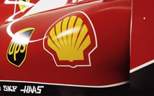 Un altro dettaglio della SF15-T: la fiancata.