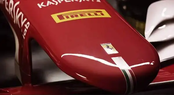 Questo un dettaglio del musetto, che ricorda la forma già adottata dalla McLaren.