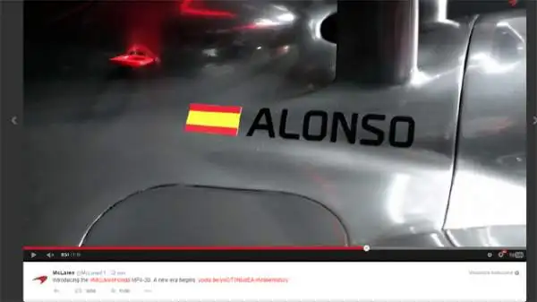 Presentata la nuova McLaren-Honda, la MP4-30 che guideranno Fernando Alonso e Jenson Button.