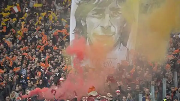 Striscioni e coreografie del derby capitolino.