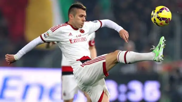 Chievo-Milan 0-0. Menez 5. E' in una delle sue serate peggiori: tanta sufficienza e tanti errori, nella ripresa prima di svanire dal campo spreca un ghiotto assist di Bonaventura.