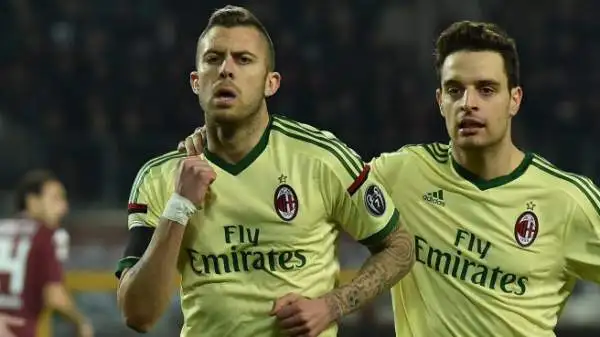 Torino-Milan 1-1. Menez 6. Ha il merito di conquistarsi e trasformare immediatamente il rigore, poi sparisce complice la partita di sofferenza dei rossoneri.