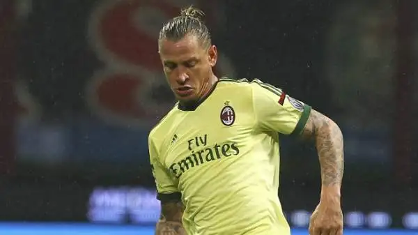 Torino-Milan 1-1. Mexes 7. Da grande scarto a pedina fondamentale nella difesa del Milan. Senza di lui l'assedio granata sarebbe sfociato nel gol ben prima.