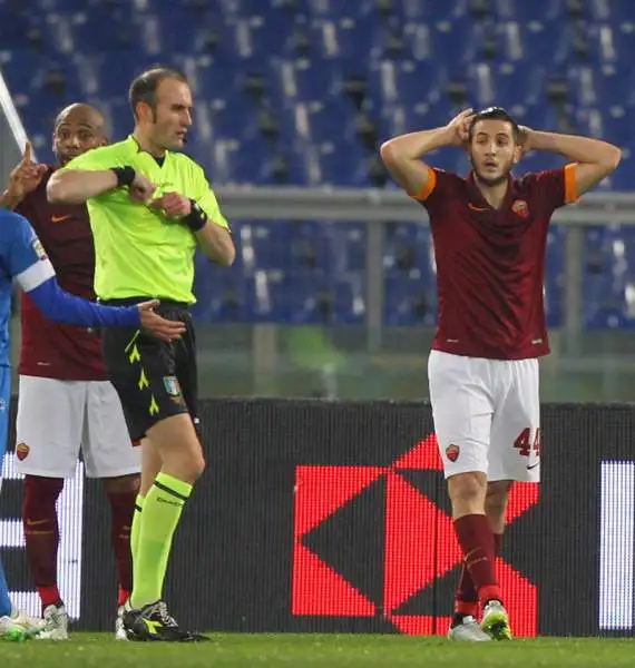 La Roma è sparita, 1-1 con l'Empoli. I giallorossi regalano un altro primo tempo: a Maccarone replica Maicon, altra frenata.