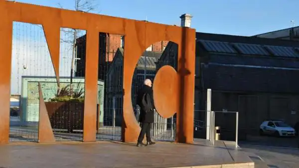 Inizia da Belfast "Storie di Campioni" di Sky. Poi toccherà a Cruyff, Cristiano Ronaldo, Puskas, Rivera e Di Stefano.