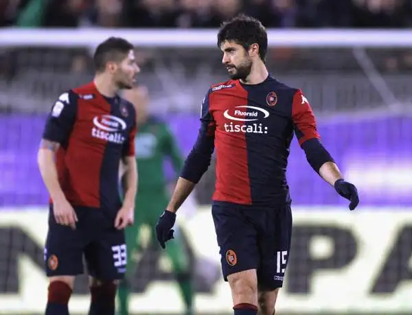 L'Inter espugna il Sant'Elia con le reti di Kovacic e del solito Icardi, nel finale l'ex Longo accorcia le distanze per la squadra di Zola.