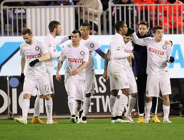 L'Inter espugna il Sant'Elia con le reti di Kovacic e del solito Icardi, nel finale l'ex Longo accorcia le distanze per la squadra di Zola.
