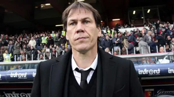 Roma-Parma 0-0. Garcia 5. E’ vero che ha gli uomini contati, ma gettare nella mischia subito Doumbia è stato un azzardo che non ha pagato.