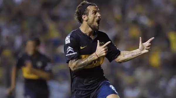 Partenza con il botto di Osvaldo con la nuova casacca del Boca. L'ex nerazzurro ha segnato una delle due reti che hanno permesso al Boca di superare i Wanderers di Montevideo in Coppa Libertadores.