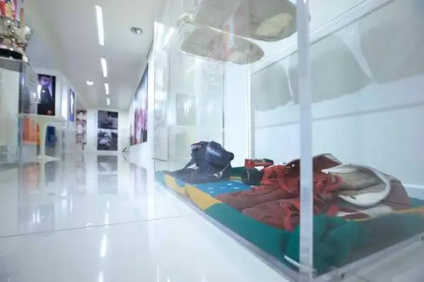 Inaugurata a Torino la mostra sull’indimenticato campione di Formula Uno. Presente anche l'ex capitano della Juventus.