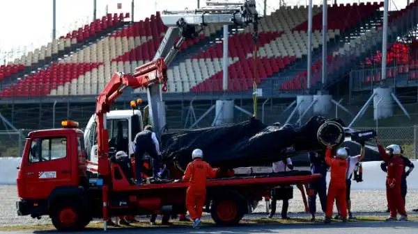 Nessuna conseguenza grave per i due piloti.