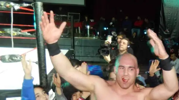 La Total Nonstop Action Wrestling ha scelto un evento benefico promosso dalla EPW (European Pro Wrestling) per fare il suo esordio in Italia.