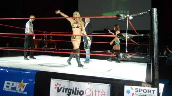 La Total Nonstop Action Wrestling ha scelto un evento benefico promosso dalla EPW (European Pro Wrestling) per fare il suo esordio in Italia.