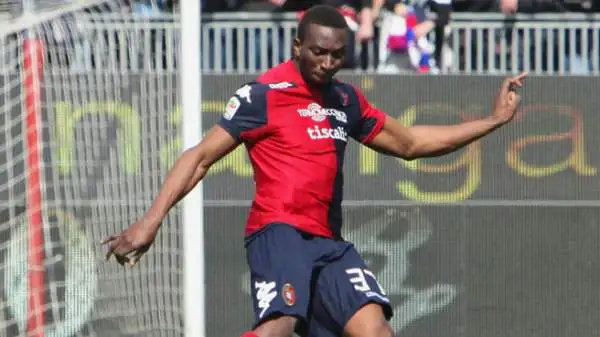 Cagliari-Verona 1-2. Diakite 5. Ha responsabilità su entrambe le reti degli ospiti. Se doveva essere lui a dare ordine alla difesa isolana, contro l'Hellas fallisce la prova.