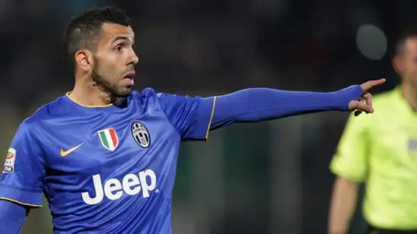 Palermo-Juventus 0-1. Tevez 6,5. Per lui giocare a Palermo, Dortmund o Cesena non fa differenza: si impegna sempre al massimo. Grande movimento, è sempre nel vivo del gioco.