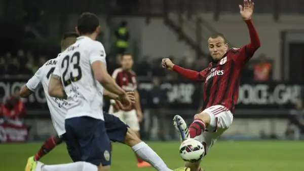 Milan-Verona 2-2. Antonelli 6,5. Sgroppa sulla fascia sinistra creando pericoli in avanti, soprattutto nel primo tempo. Lotta sempre su ogni pallone.