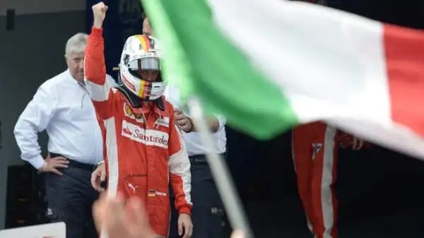 "Non ho parole, l'accoglienza della squadra è stata incredibile. Sono orgoglioso di oggi, ottima macchina, sono impressionato".