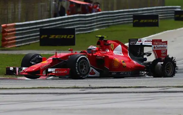 Miracolo di Vettel, la Ferrari trionfa. Il pilota tedesco conquista un incredibile successo in Malesia, domando le due Mercedes.
