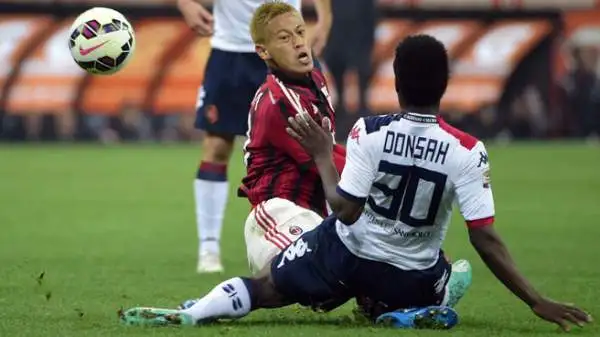 Milan-Cagliari 3-1. Honda 4. Subissato dai fischi di San Siro, il giapponese perde tutti i palloni (o quasi) che tocca. Tolto per la disperazione.