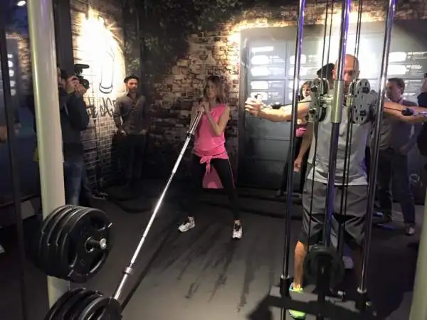 McFIT, numero 1 in Europa nel settore del fitness, ha festeggiato l'apertura di due centri a Milano con celebrity come Melissa Satta, Federica Fontana, Maddalena Corvaglia e Carlton Myers.