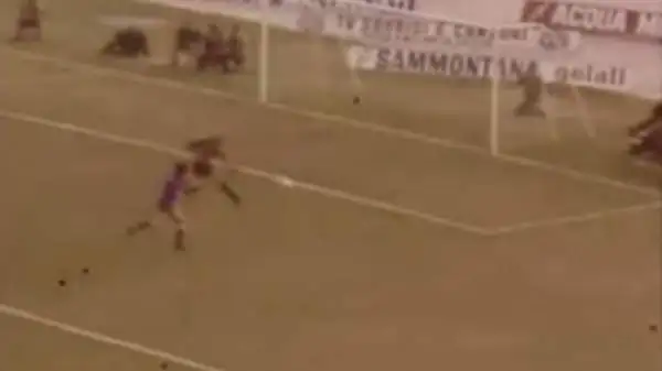 22 novembre 1981. Giancarlo Antognoni puntava la porta del Genoa, il portiere rossoblù Silvano Martina uscì con il ginocchio alzato e lo centrò alla tempia. Doppia frattura cranica per lui.