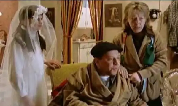 E' lunga la storia dei confronti tra Italia e Inghilterra, dagli anni '30 ai Leoni di Highbury, da Capello e Baggio a Zola e Balotelli. Senza dimenticare Fantozzi e il palo di McKinley.