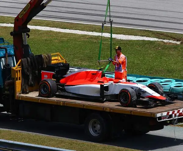 Finalmente in pista la nuova Manor, l'ultima scuderia iscrittasi al mondale 2015 nata sulle ceneri della Marussia. Will Stevens e Roberto Merhi i due piloti scelti dal team inglese.