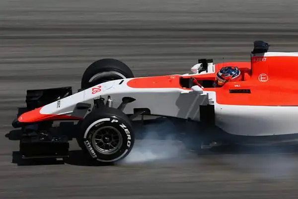 Finalmente in pista la nuova Manor, l'ultima scuderia iscrittasi al mondale 2015 nata sulle ceneri della Marussia. Will Stevens e Roberto Merhi i due piloti scelti dal team inglese.