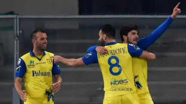 Chievo-Palermo 1-0. Meggiorini 7. Grande lavoro dell'attaccante, che si trova a meraviglia con Paloschi. Pecca come al solito in zona gol.