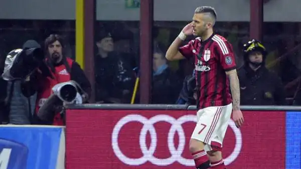 Milan-Cagliari 3-1. Menez 8. Ha il grande merito di siglare una doppietta decisiva, ma dai suoi piedi passano anche tutti gli altri attacchi rossoneri.