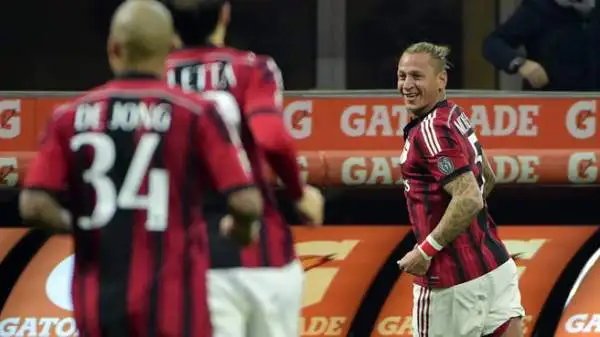 Milan-Cagliari 3-1. Mexes 5,5. Ha rimesso subito in carreggiata la partita con il gol del 2-1, ma sul pareggio sardo si fa saltare con un'ingenuità da 'Pulcino'.