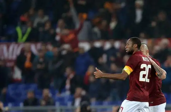 Cuore Roma, 1-1 con la Juve. Keita, dopo l'espulsione di Torosidis, risponde al gol di Tevez: i punti di distacco in classifica restano 9.
