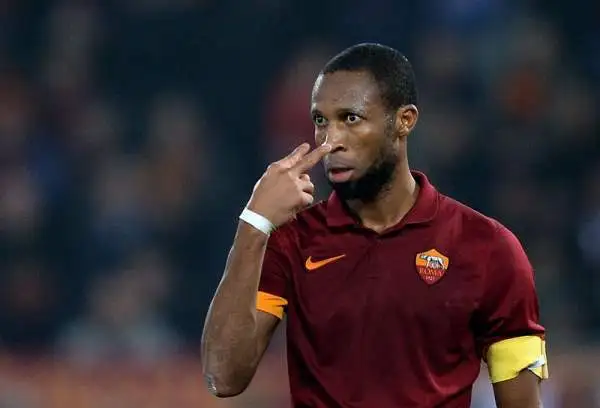 Cuore Roma, 1-1 con la Juve. Keita, dopo l'espulsione di Torosidis, risponde al gol di Tevez: i punti di distacco in classifica restano 9.