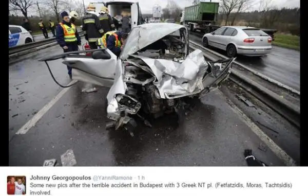 I calciatori stavano viaggiando a bordo di un taxi alla volta dell'aeroporto della capitale ungherese, dopo aver pareggiato per 0-0 con la nazionale magiara domenica.