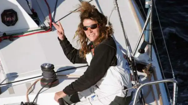 Nel 1990 si era imposta nella Route du Rhum, la più prestigiosa delle traversate dell’Oceano in solitaria.