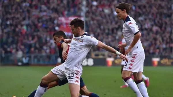 Genoa-Cagliari 2-0. Ekdal 5,5. Altra partita sfortunata, chiusa con una sostituzione presa male.