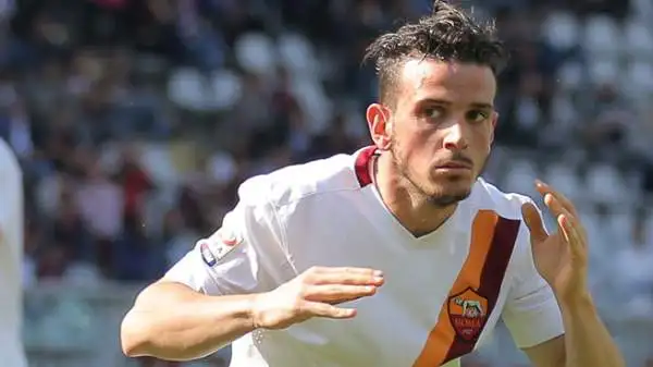 Torino-Roma 1-1. Florenzi 7. Ormai gioca in qualsiasi posizione del campo e viene incaricato della responsabilità di battere un rigore (che realizza). Alla Roma serve il suo cuore...