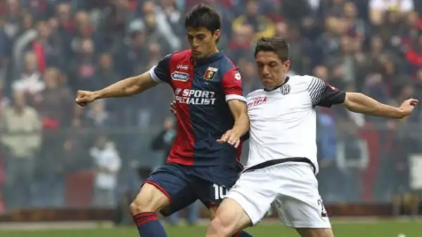 Genoa-Cesena 3-1. Perotti 7,5. Uomo ovunque dell'attacco del Grifone, confeziona il gol che Bertolacci realizza e poi va in gol dal dischetto. Pienamente ritrovato.