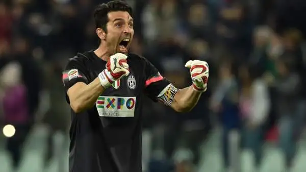 Juventus-Fiorentina 3-2. Buffon 6. Poco impegnato, non può nulla sui due gol viola.