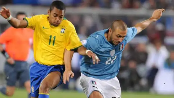 Nel frattempo in Nazionale prende parte anche alla Confederations Cup del 2009.