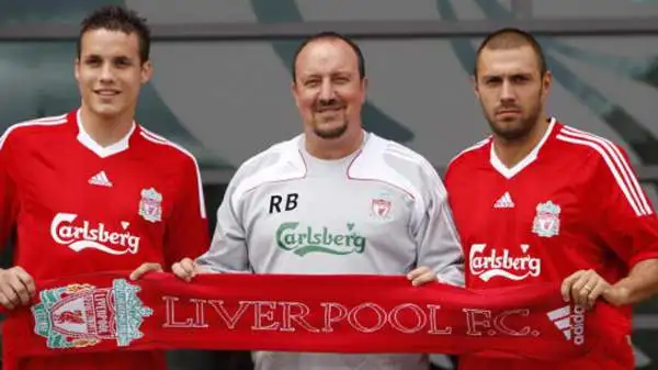 Due anni dopo il Liverpool bussa alla porta dei Pozzo e Dossena si trasferisce ad Anfield.