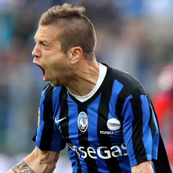 I nerazzurri recuperano due volte contro l'Empoli. Il 2-2 finale firmato Denis arriva a tempo scaduto. Di Saponara, Gomez, Maccarone e Denis i gol della partita.