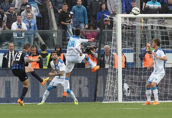 I nerazzurri recuperano due volte contro l'Empoli. Il 2-2 finale firmato Denis arriva a tempo scaduto. Di Saponara, Gomez, Maccarone e Denis i gol della partita.