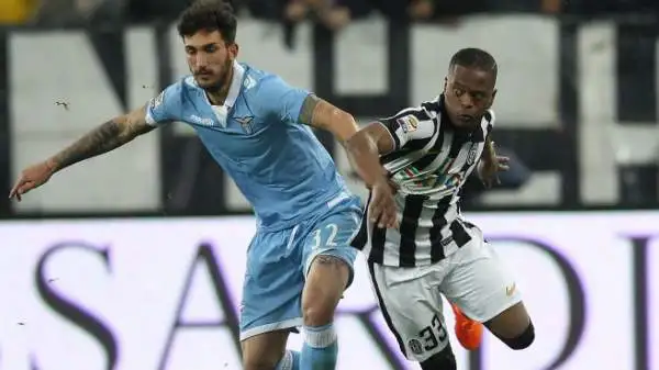 Juventus-Lazio 2-0. Evra 6,5. Galoppa sulla fascia, è un valore aggiunto in fase offensiva e non concede spiragli a sinistra. Cala con l'ingresso di Candreva.