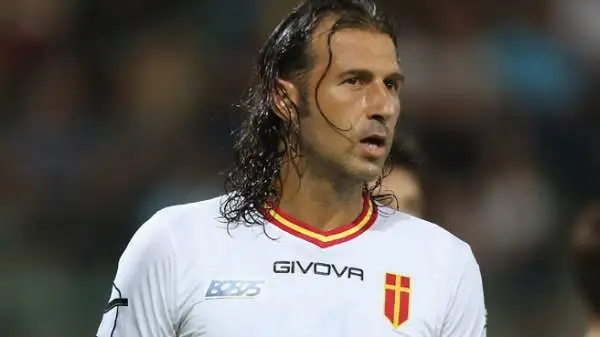 Importante anche il record di Giorgio Corona, a segno per il Messina contro il Lecce a 40 anni, 4 mesi e 20 giorni il 4 ottobre 2014 in Lega Pro. Record poi migliorato nel corso della stagione.