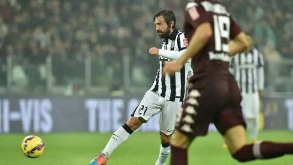30 novembre 2014 - Quando il derby di andata sembra destinato al pareggio ci pensa Pirlo con un’autentica magia.
