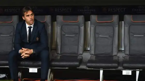 I dirigenti rossoneri sono però titubanti per questioni finanziarie
