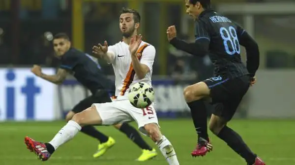 Inter-Roma 2-1. Pjanic 5,5. Fa la differenza, ma solo per il primo quarto d'ora della ripresa. Prima e dopo è un ectoplasma, poi esce infortunato.