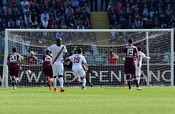 All'Olimpico il Toro di Ventura costringe la Roma al pareggio, al gol su rigore di Florenzi risponde Maxi Lopez su assist di Vives.